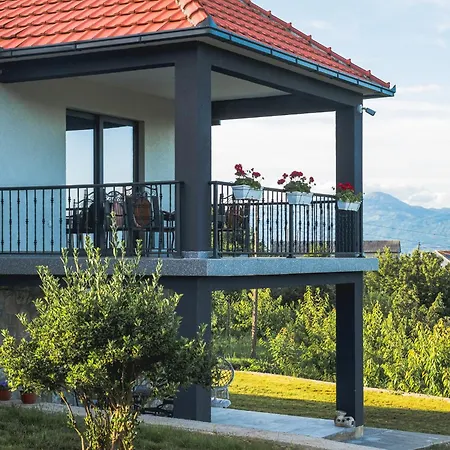 Stara Kruska * פודגוריצה