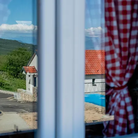 Stara Kruska Tatil Evi Podgoriçe