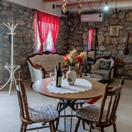 Tatil Evi Stara Kruska Podgoriçe