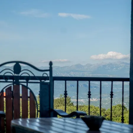 Stara Kruska Tatil Evi Podgoriçe